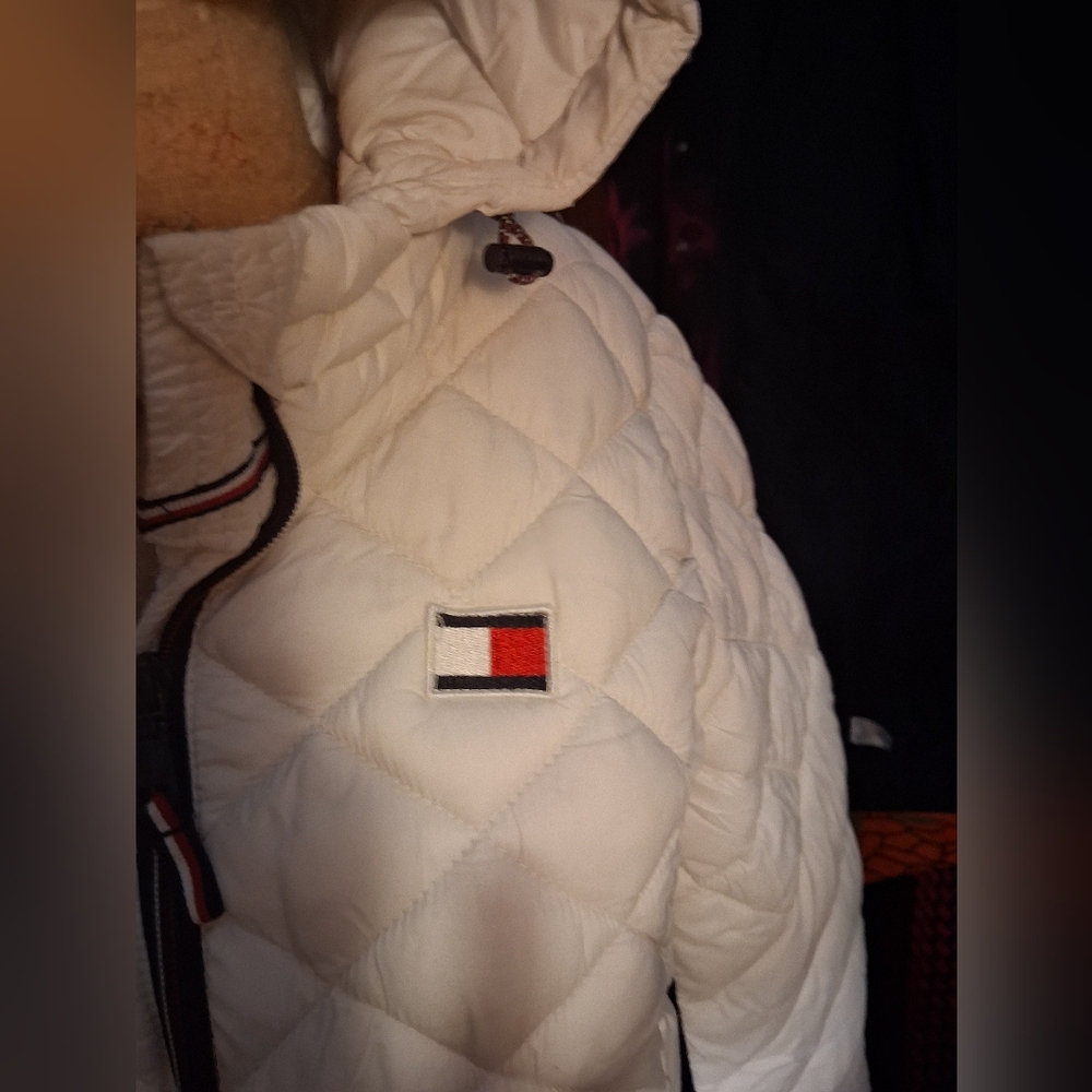 Tommy Hilfiger Women's Ivory Puffer Jacket